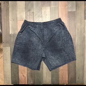 Men’s Lululemon shorts Large